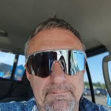 Is the centered taskbar in Windows 11 annoying?