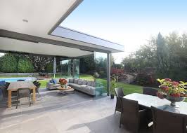 Wintergarten Mit Festem Dach Und Glasschiebeturen Von Sunflex Sf 20 Glasschiebetur Wintergarten Schiebe Tur