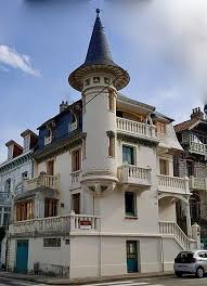 Villa Alexandre Sur La Commune Du Touquet Paris Plage Departement Du Pas De Calais En 2020 Touquet Paris Plage Paris Plage Villa