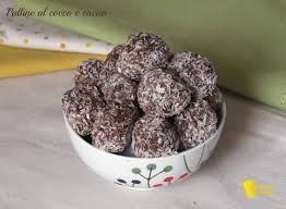 Un'ottima idea per servire un dessert poco impegnativo ma di grande fate fondere a bagnomaria il cioccolato fondente grossolanamente spezzettato e mescolate con una frusta fino a quando sarà completamente sciolto. Palline Al Cocco E Cacao Ricetta Veloce Senza Cottura Ricette Ricette Dolci Torte Alimentari