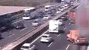 Grave incidente tra due camion e una bisarca attorno alle 15.20 di martedì 30 luglio sulla a14 a nell'impatto uno dei due camion è andato a fuoco e l'autista è morto. Lunedi Di Passione In A14 Raffica Di Incidenti E Lunghe Code