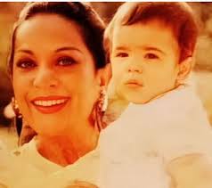 Felicidades vida mía te quiero, siempre estás ahí para todos nosotros y  para todo , eres una madre espectacular y buena hija Hermana sobrina prima  y esposa y muchas cosas más ,