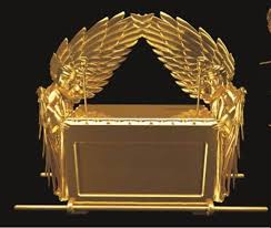 A Beautiful Representation Of The Ark Of The Covenant Note How The Staves Are On The Feet Of The Ark As I Arc Of The Covenant Temple In Jerusalem The Covenant