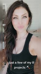 Melissa Hardaway's Instagram, Twitter & Facebook