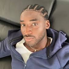 Sarah Whitty (@_sarahwhitty)