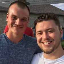 Peyton James (@PeytonKramer)