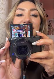 Sony Rx100 M7 Vs Sony Alpha 6100