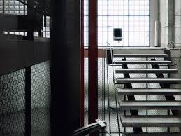 La maison de verre de philip johnson, avec ses proportions parfaites et sa simplicité, est considérée comme l'un des premiers ouvrages les plus brillants de l'architecture moderne. La Maison De Verre Stairs Top Of Stairs Interior Details