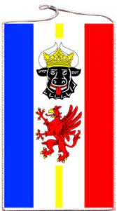 Sie unterscheiden sich nicht nur hinsichtlich ihres aussehens, sondern auch durch ihre verwendung. Tischbanner Mecklenburg Vorpommern Mit Wappen 15 X 25 Cm Maris Flaggen Gmbh