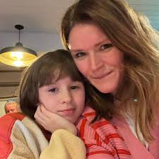 How long do people usually stay for science tea?