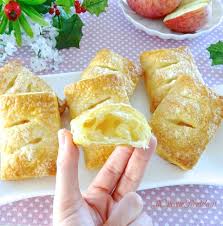 Lasciateli raffreddare prima di servirli, decorando a piacere con una spolverata di zucchero a velo. Fagottini Di Mele Ricetta Fagottini Di Mele Il Cuore In Pentola