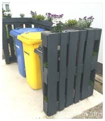 Mulltonne Mit Paletten Mulltonne Paletten Aussenkuche Gartengestaltung Ideen Mulltonnenverkleidung Paletten Garten