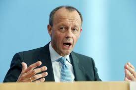 Spätestens nach der ersten welle hätte sich die regierung die frage stellen müssen: Friedrich Merz Raumt Ein Ich Bin Millionar Web De