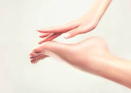 Friction or pressure causes these thick, hard, dead areas of skin. Can A Podiatrist Remove Dead Skin