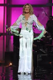 Her career began in 1978 when she placed second at the national festival of polish song in opole performing the song piechotą do lata. Beata Kozidrak Konczy 60 Lat Kariera Dzieci Partnerzy Metamorfoza Wiek Stare Zdjecia Plejada Pl
