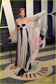While promoting her forthcoming discovery+. Jrkqhqsnznle8m