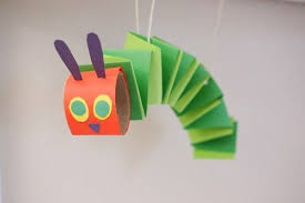 Familienfreitag raupe nimmersatt geburtstag crafts kids birthday hungry caterpillar. Worksheetactivities Worksheetprewriting Worksheetreading Paper Spring Die Paper Spring Die Sehr Hungri Rups Knutselen Rupsje Nooitgenoeg Zomerknutsels