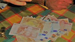 Curs valutar, marţi, 10 decembrie. Curs Bnr Cat CostÄƒ Euro Azi 8 Martie La Curs Valutar Dat De BancÄƒ