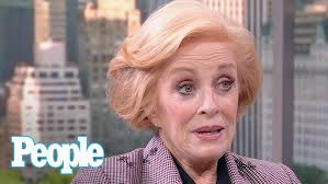 Holland Taylor Reveals How She Landed 1st Date With Girlfriend Sarah  Paulson