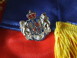 Poart O LangÄƒ Inima Ta InsignÄƒ Cu Stema RegalÄƒ A Romaniei Http Www Royalshop Store Ro Ro 12 Insigne Https Www Facebook Com A Rumanien Englische Prinzessin