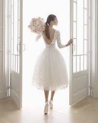 Es hat ein transparentes oberteil und eine große schleife im. Brautkleid Traume Affoltern Am Albis Valentins Day Brautkleid Kurz Brautkleid Brautmode