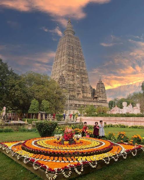 Mahabodhi Temple Complex, Bodh Gaya Image 2