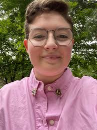 What summer and 2025-2026 housing options are available near campus for a  senior student with a budget of $1150 or less?