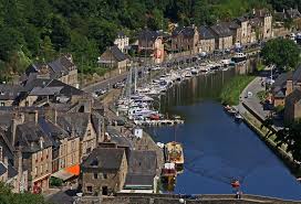 Bretagna Citta E Paesi Dinan E Il Porto Bretagne Canal Armor