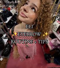 How Does Eli Kalogers Grow Her Eyebroes