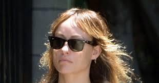 Olivia Wilde enjoys casual date as she ignores Harry…