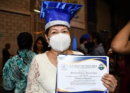 Personas nicaragüenses solicitantes de refugio y refugiadas se gradúan en  carreras técnicas