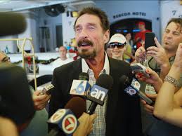 The department of justice has confirmed that the american tycoon john mcafee has been found dead in the cell he. Das Verruckte Leben Von John Mcafee Business Insider