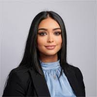 80+ perfiles de «Ria»