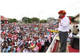 La familia del electo presidente pedro castillo tiene las maletas listas para mudarse de chugur, en cajamarca, a palacio de gobierno, en lima. Pedro Castillo Pretende Incluir A La Familia En Campana Diario Expreso