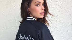 Swimsuit Model Melody Le's Instagram Is Your Monday Trip to the Beach