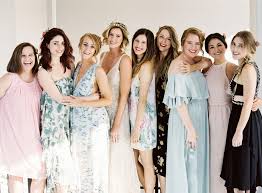 Di che colore deve essere il vestito? Come Vestirsi A Un Matrimonio In Estate