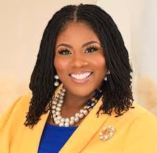 Natasha Manning's Instagram, Twitter & Facebook