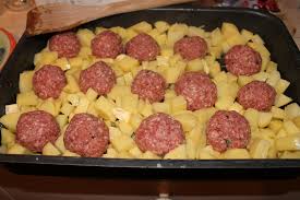 Le polpette di patate al forno sono una variante più leggera di quelle fritte: Polpette Con Patate Al Forno Donnepasticcione