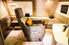 I was interested to see what it would be like on this different aircraft, the a380 in the new configuration. Singapore Airlines Airbus A380 First Class Suite London To Singapore