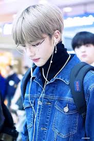 Pin By Selenophile On Hwang Hyunjin Felix Stray Kids Kids Groups Kids