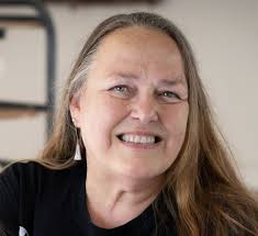 Cheryl Stapleton's Instagram, Twitter & Facebook