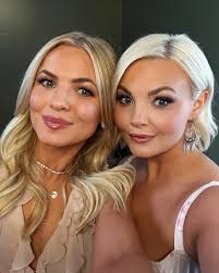 Stickers de participación para cualquiera que pueda adivinar lo que estoy  haciendo con mis brazos o adivinar con éxito qué canciones hay ahora  mismo... 📸: @caseymartinphotos