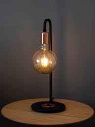 Lamparas Para Mesa De Noche Lamparas Decorativas Iluminacion Decorativa Mesa De Noche Decoracion Lampara De Noche Mesitas De Noche