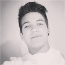 Aaron Alba ;) (@AaronAlbaa)