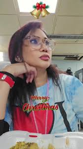 Who's that crazy lady that don't like to say MERRYCHRISTMAS?!😂 #fyp  #howdareshe #daddyshome #thanksgivingseason #christmasseason #