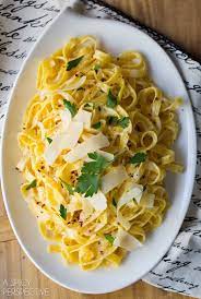 Amazing Fettuccine Alfredo An Easy Christmas Pasta Dish Fettuccine Alfredo Fettuccine Alfredo Recipes Alfredo Recipe Pasta Dishes