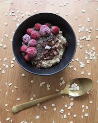 Porridge Flocons D Avoine Graines De Chia Chocolat Framboises En 2020 Recettes Saines Et Gourmandes Petit Dejeuner Sain Porridge Flocon D Avoine