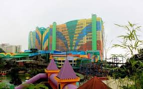 Check into the world's largest hotel with convenient access to key locations such as the first world plaza, skyavenue, skytropolis indoor theme park and.deluxe room standard room approx. Hotels Near First World Plaza And Indoor Theme Park In Genting Highlands Triphobo