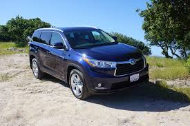 Features a brushed stainless steel finish with a raised pattern that complements highlanderâ€™s styling. Toyota Highlander Accessories Psg Automotive Outfitters Truck Jeep And Suv Parts And Accessories