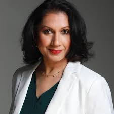 📸✨ Capturing her remarkable leadership and grace illuminated every frame!  🌟 YES… Loretta Cecil, Executive Vice President & General Counsel at Change  Healthcare Inc., for Vanguard Magazine. What an absolute  pleasure.#ChangeHealthcare #VanguardMagazine #